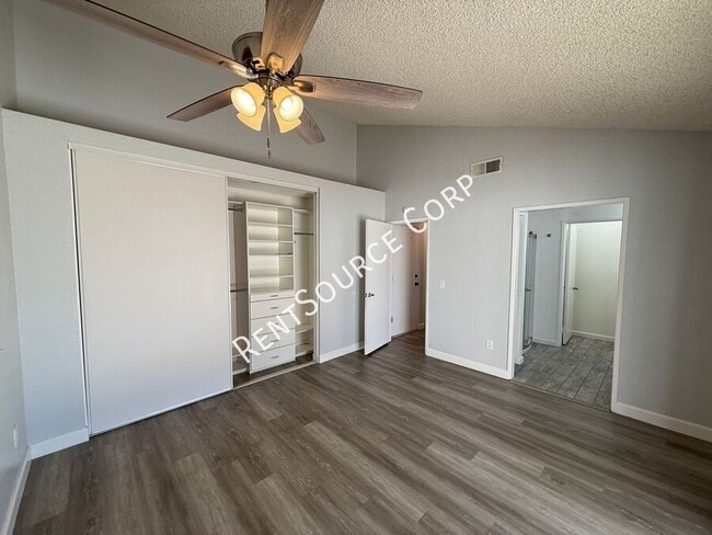 Building Photo - 1940 Simsburry St