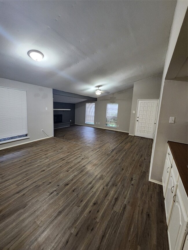 Building Photo - 3822 Broken Elm Dr