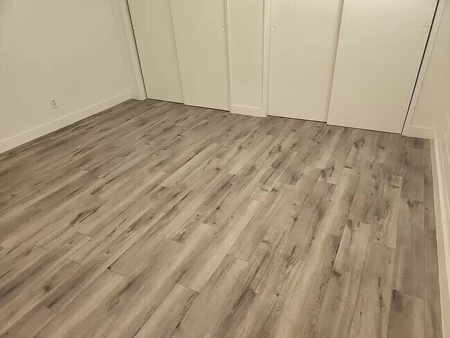 Building Photo - STUNNING 2 BEDROOMS AND 1 BATHROOM UNIT FOR LEASE
