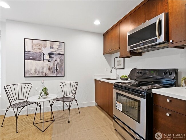 Building Photo - 4bd/3.75ba Seattle House