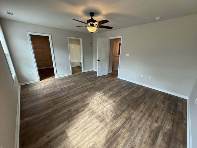 Building Photo - 4 Bedroom/4Bath off Will Hunter Rd. Pre-leasing Now!