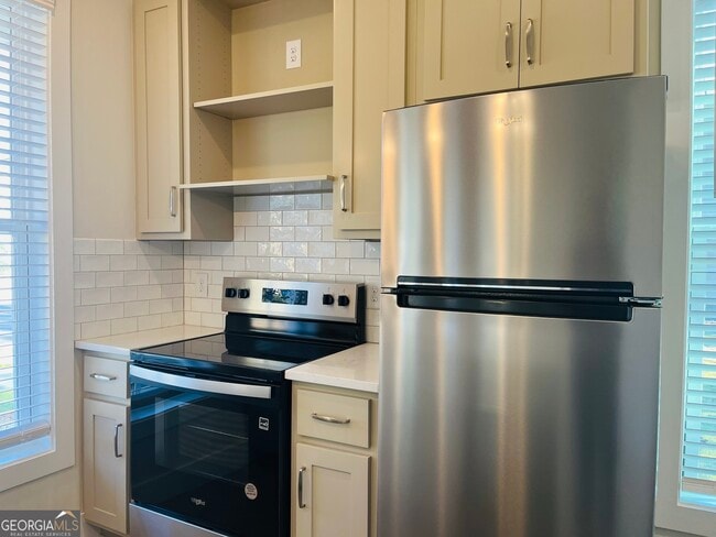 Building Photo - 100 Gardenia Ln