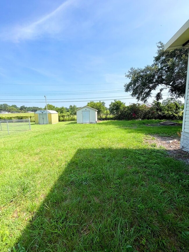 Building Photo - Delightful 2 Bedroom, 2 Bathroom Mobile Ho...