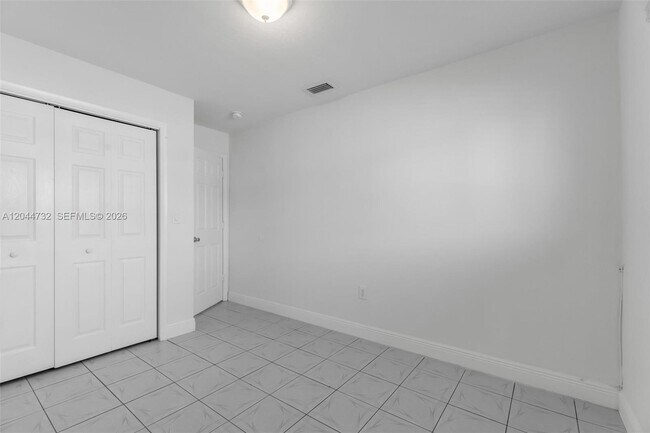 Building Photo - 7125 SW 93rd Ct