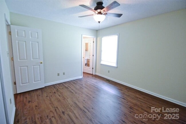 Building Photo - 3711 Dorothys Ln