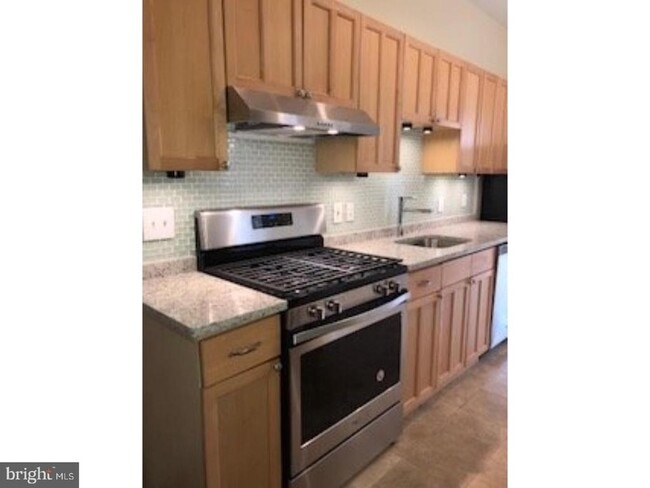 Building Photo - 805 N Beechwood St