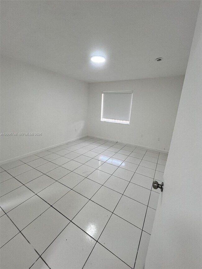 Building Photo - 15741 NW 40th Ct