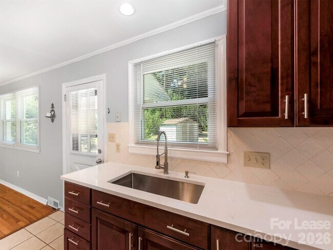 Building Photo - 5208 Furman Pl