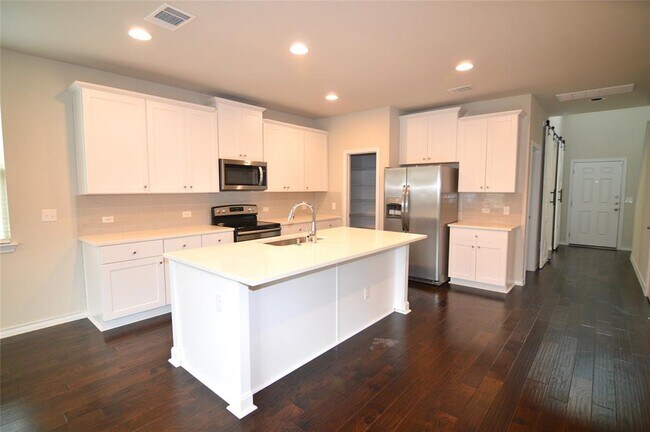 Building Photo - 212 Magna Ln
