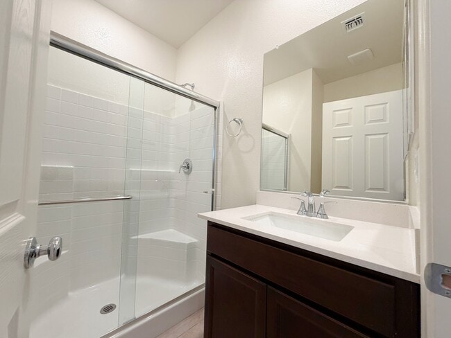 Building Photo - 6983 Cottage Vis Ave