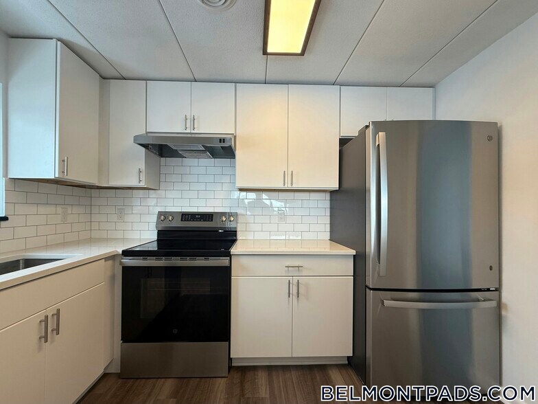 Building Photo - 55 Hill Rd