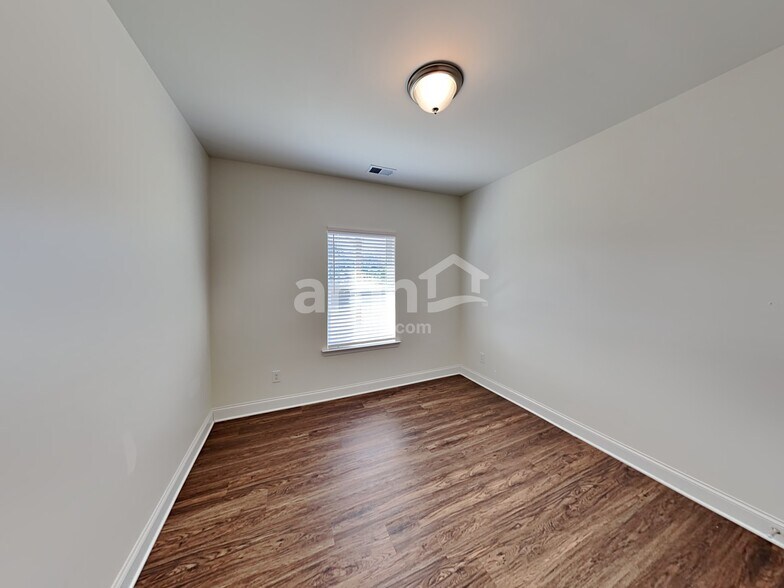 Building Photo - 5115 Staten Ln