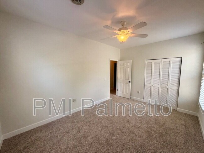 Building Photo - 3923 W Buchanan Dr