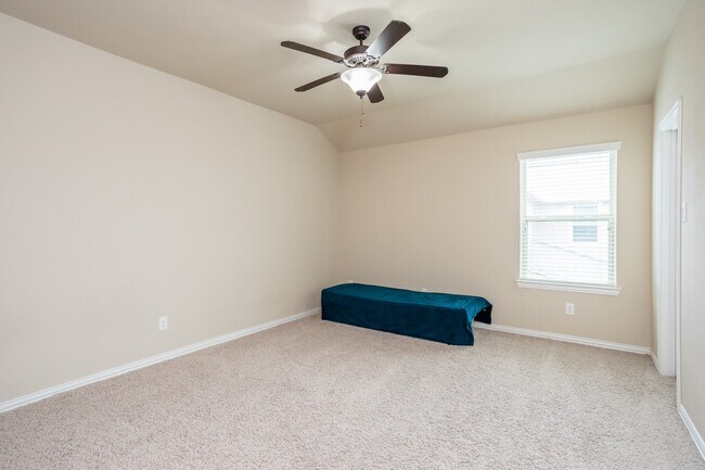 Building Photo - 7339 Chatham Green Dr