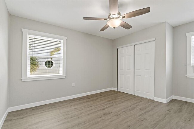 Building Photo - 8441 Bayshore Dr