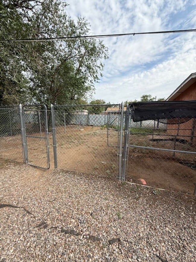 Building Photo - Coming Soon ! 3 Bedroom 2 Bath 1 Car Garag...