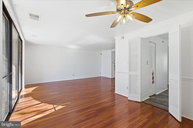 Building Photo - 3360 Huntley Sq Dr