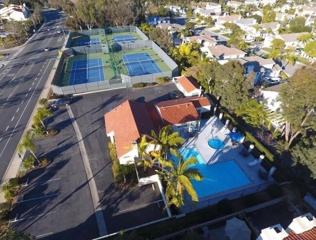 Building Photo - 920 Fuchsia Ln