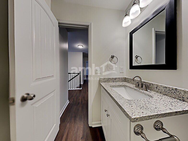 Building Photo - 635 Ocean Ave