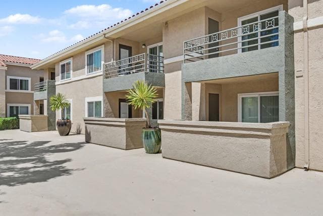 Building Photo - 7405 Charmant Dr