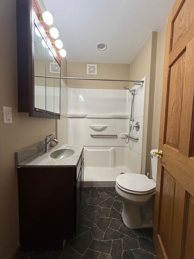 Building Photo - 1359 Oakes St