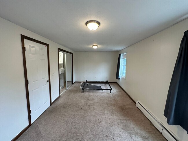 Building Photo - 169 Rocky Hill Rd
