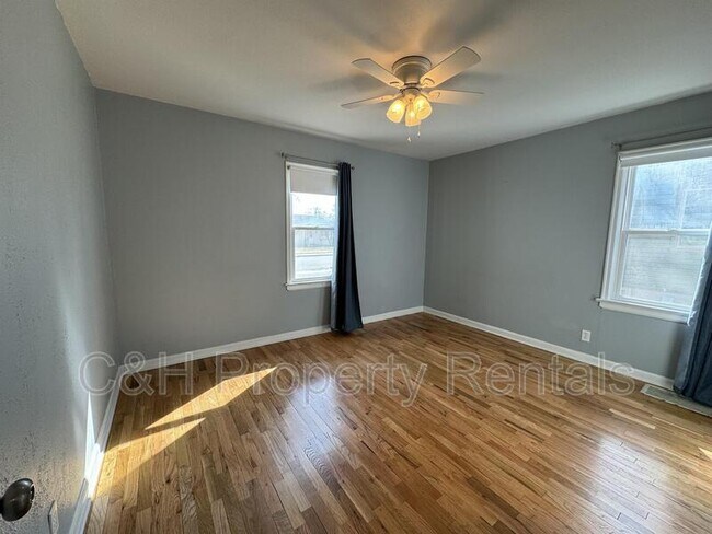 Building Photo - 1711 Avenue D