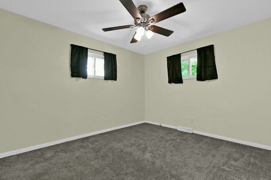 Building Photo - 272 Collingwood Ave