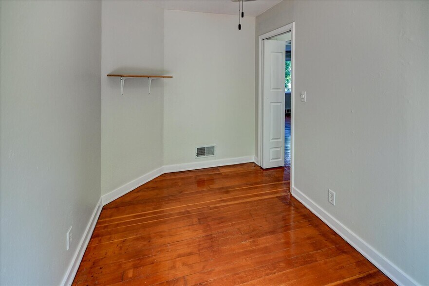 Building Photo - 1404 Wyldhaven Ave