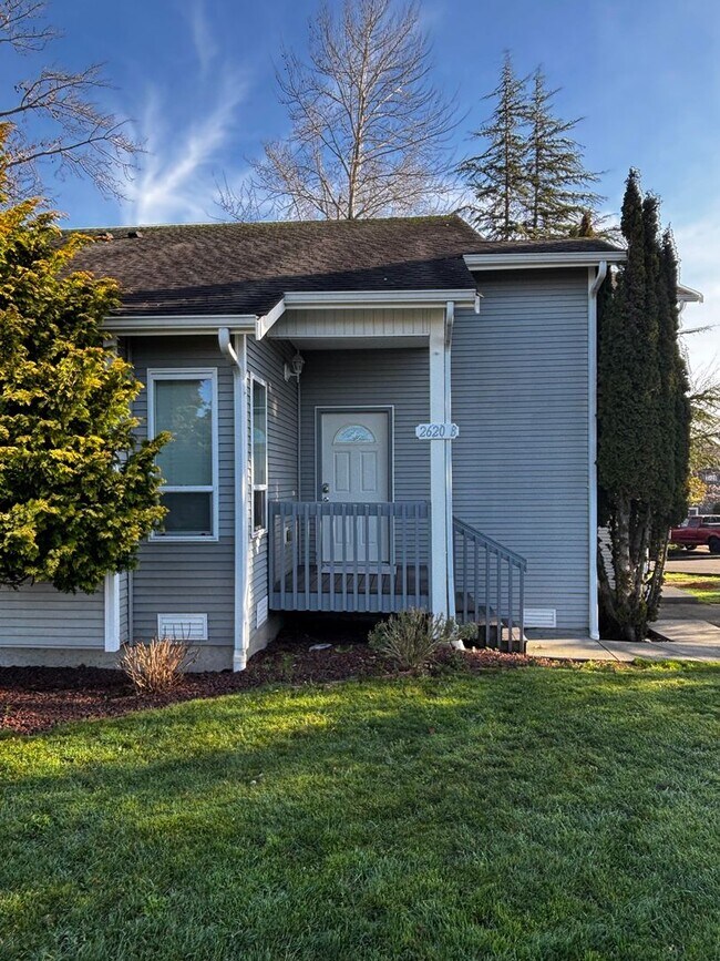 Building Photo - 2620 10th St