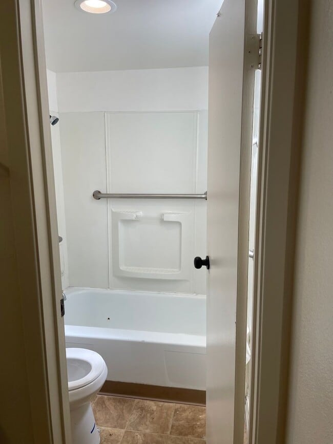 Building Photo - Studio Apartment on Las Vegas Strip - Close to all of the Excitement & More!!