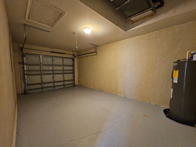 Building Photo - 2 Bedroom + Den Duplex
