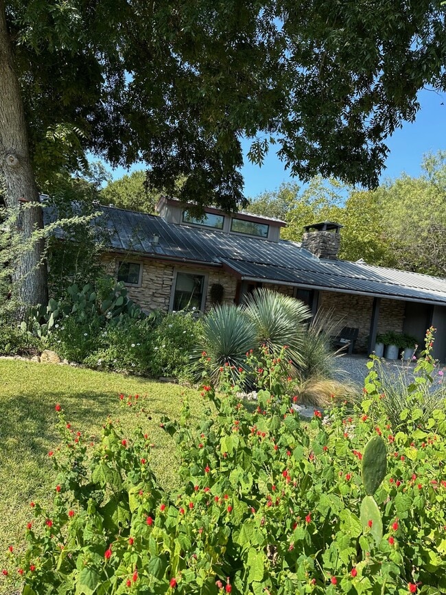 Primary Photo - 710 Whippoorwill Dr