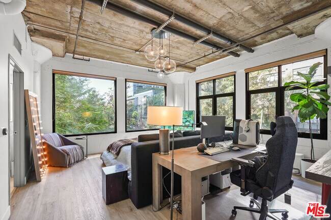 Building Photo - 1100 S Grand Ave