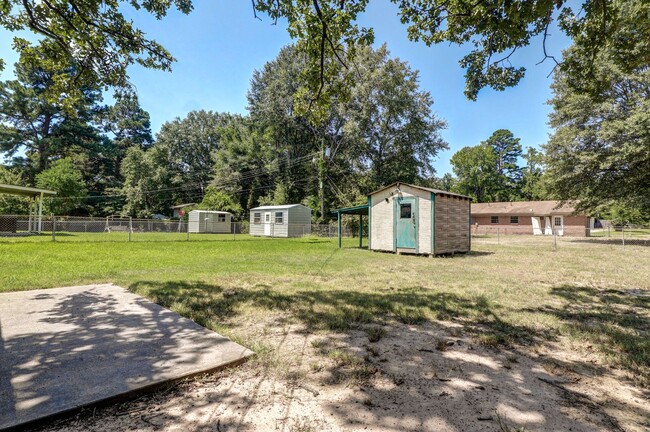 Building Photo - 3717 Forestwood St
