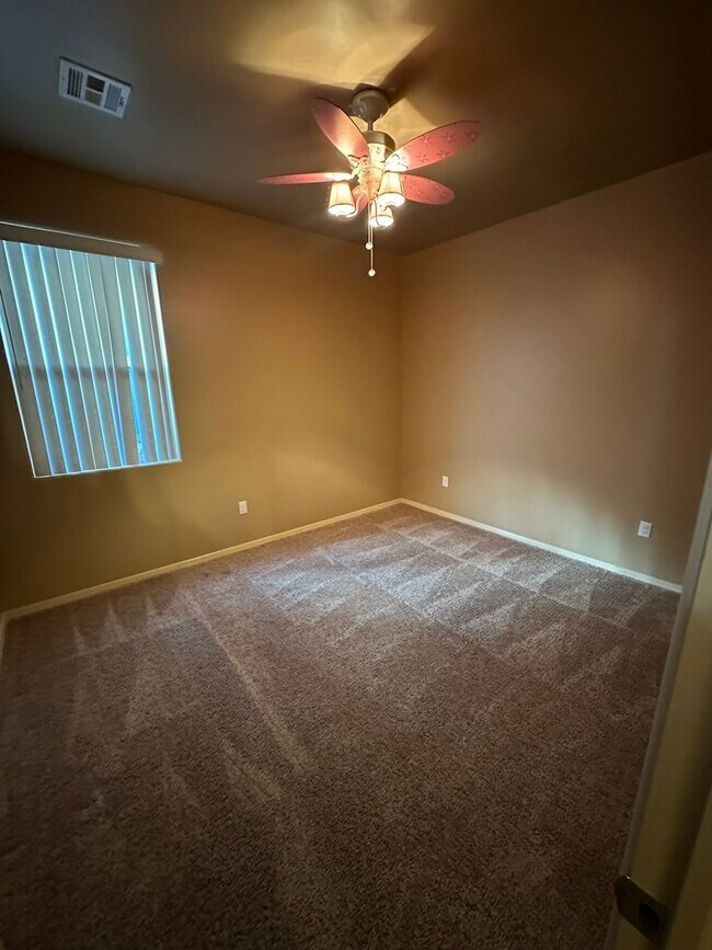 Building Photo - 4747 Zeno Pl