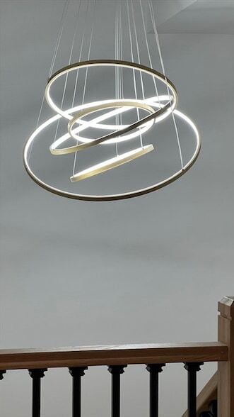 Building Photo - 726 E 8th St