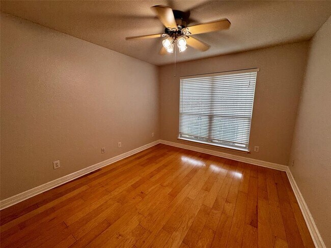 Building Photo - 16920 Brayton Park Dr