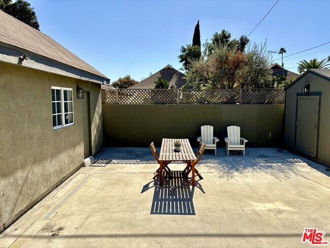 Building Photo - 2130 W 29th Pl