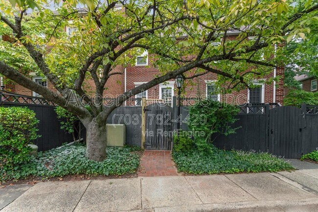 Building Photo - 449 Old Town Ct