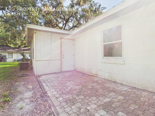 Building Photo - 3200 NE 56th Ave