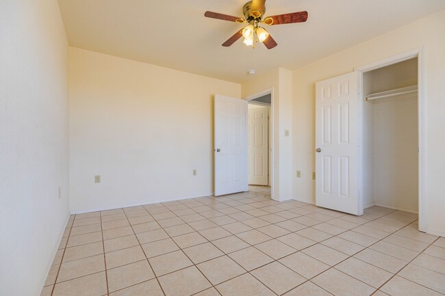 Building Photo - Home with Amazing Vews!
