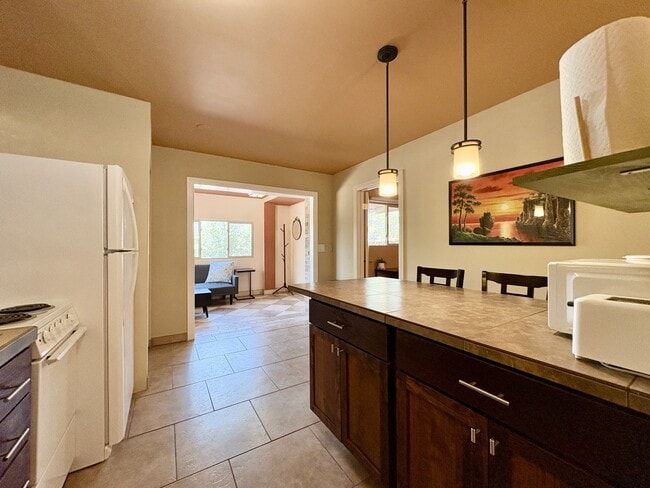 Building Photo - 2819 N Woodland Ave