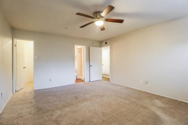 Building Photo - 3811 Broken Elm Dr