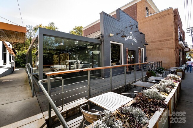 Building Photo - 2550 Lydia Ave