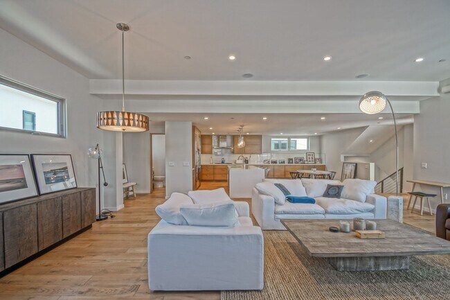 Building Photo - NEWER, LUXURIOUS & MODERN, 2920 SQ FT HOME W/ HIGH END DETAILS, AMAZING DECK/BALCONY SPACE, 2-CAR...