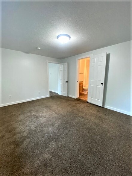 Master Bedroom - 6511 Cedar St