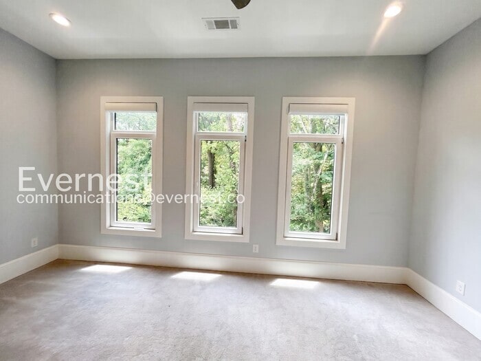 Building Photo - 1099 Briar Cove Cir