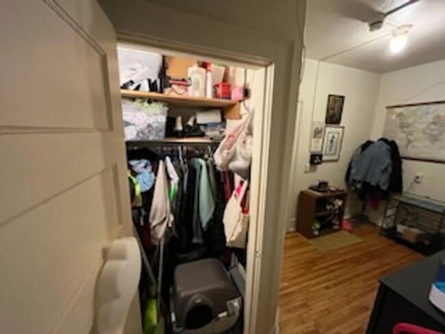 Building Photo - Downtown  2 bedroom Condo across from  St. Thomas close to MCTC, UMN, MCAD . New hardwood floors