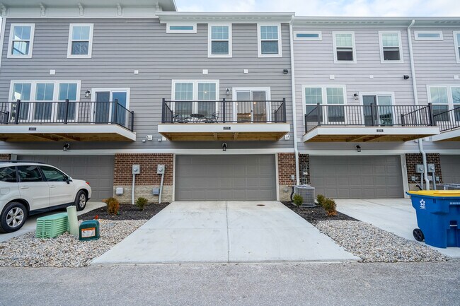 Building Photo - 13775 Boiler Pl